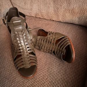 GIANNI BINI Olive green leather upper heeled sandal